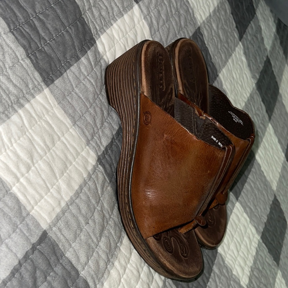 Born leather sandals